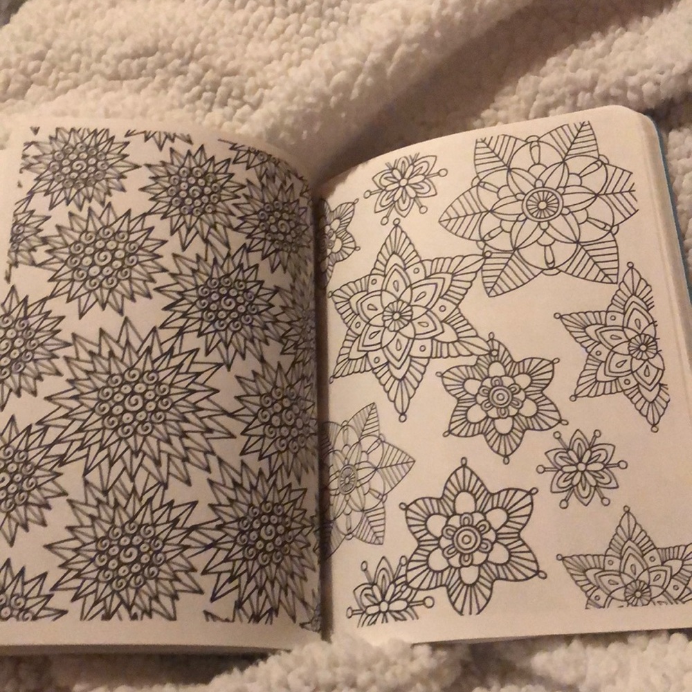 🔴Posh Coloring Book - Picture 9 of 10